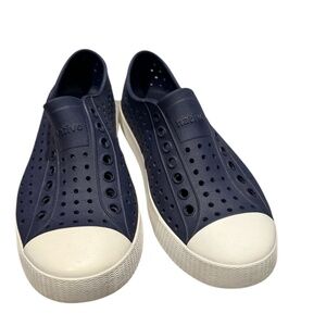 NATIVE JEFFERSON navy blue water shoes - size Men 4/Women 6